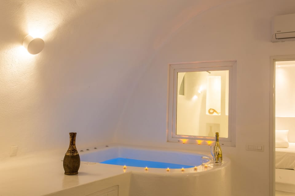 Apartment, 2 Bedrooms, Hot Tub (Elegant) | Jetted tub