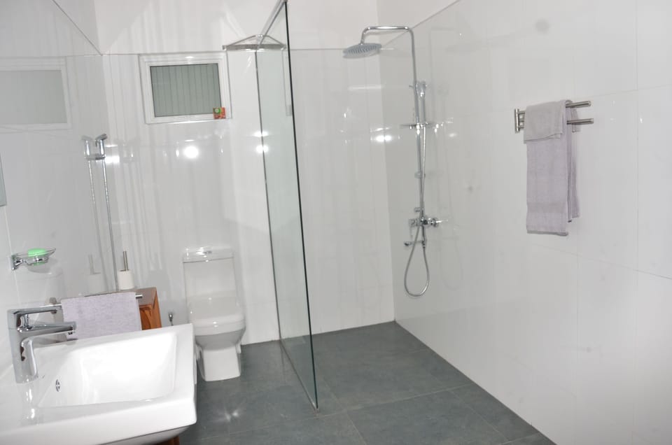Deluxe Single Room | 6 bedrooms, premium bedding, minibar, in-room safe