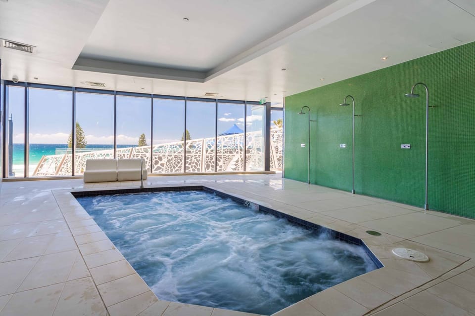 Indoor spa tub