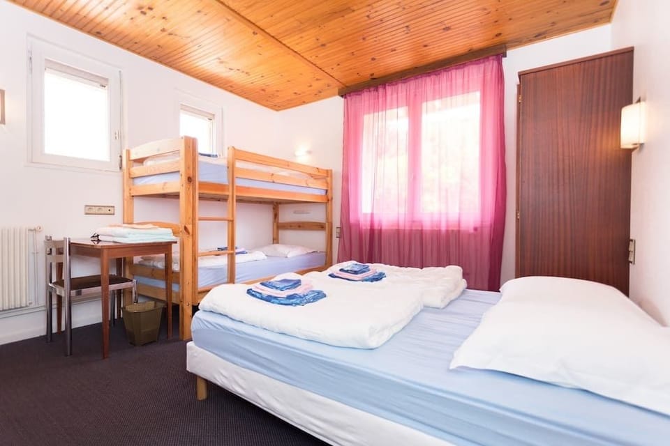 Superior Cottage | 9 bedrooms, premium bedding, desk, blackout drapes