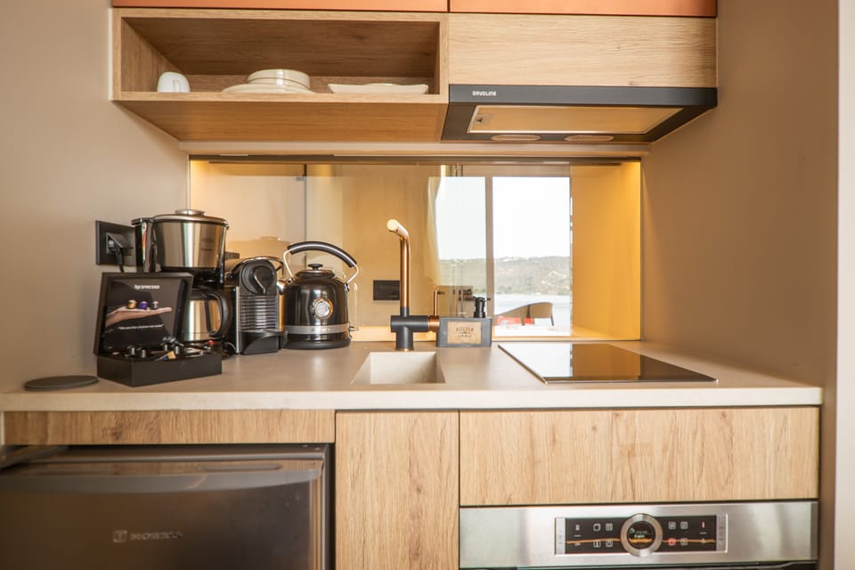 Oniros Suite | Private kitchen | Mini-fridge, microwave, espresso maker, electric kettle