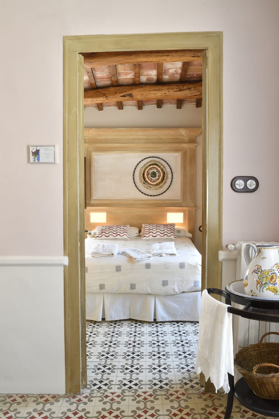 Basic Double Room, Shared Bathroom (El Torrent Cavaller ) | Free WiFi, bed sheets