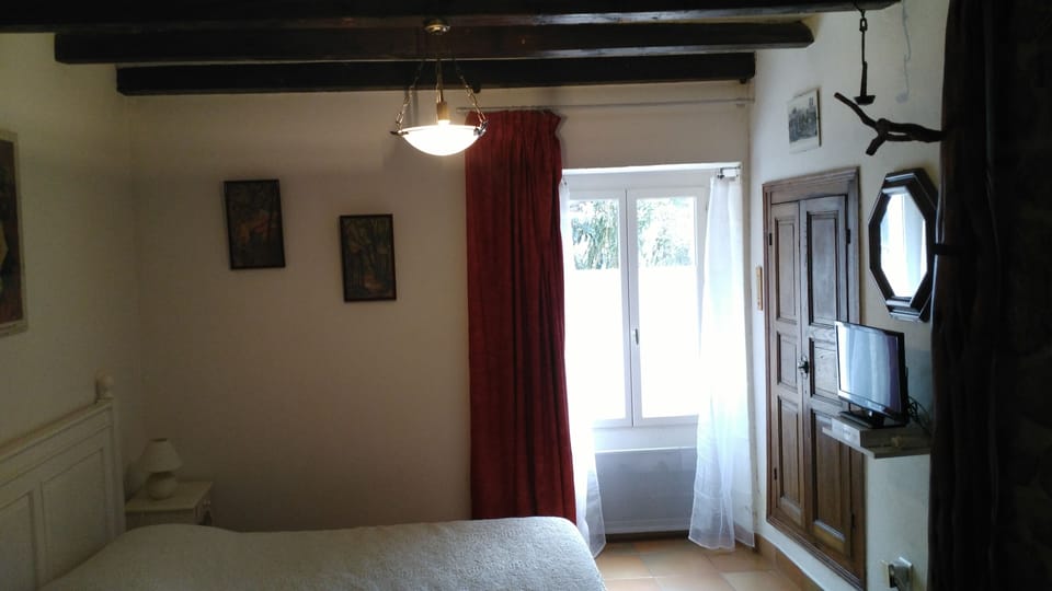 Double Room, Accessible, Non Smoking (Tragulina) | Premium bedding, cribs (free), WiFi (free), individually decorated