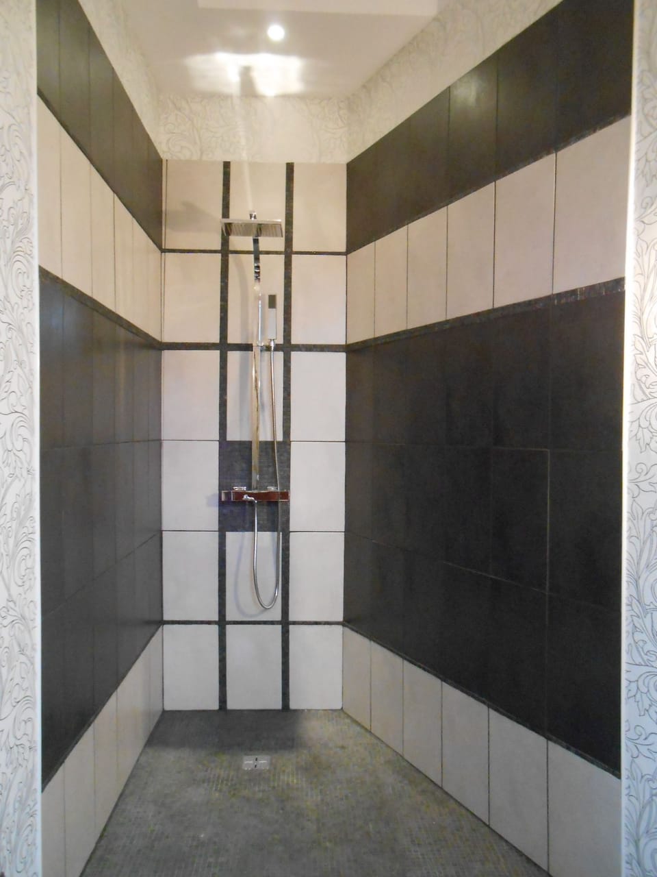 Comfort Double Room, 1 Double Bed | Bathroom shower