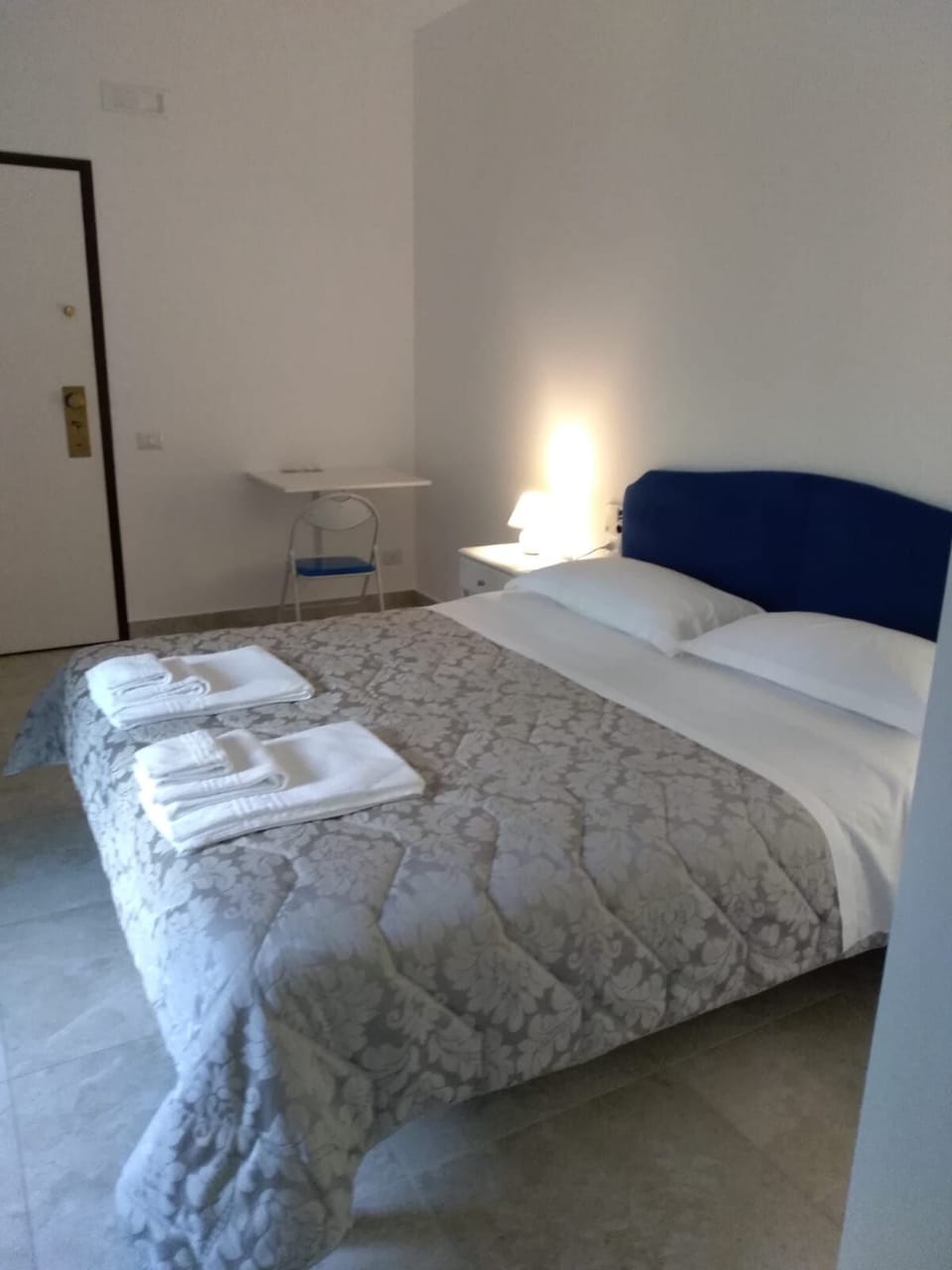 Double or Twin Room | Desk, soundproofing, rollaway beds (surcharge), WiFi (free)