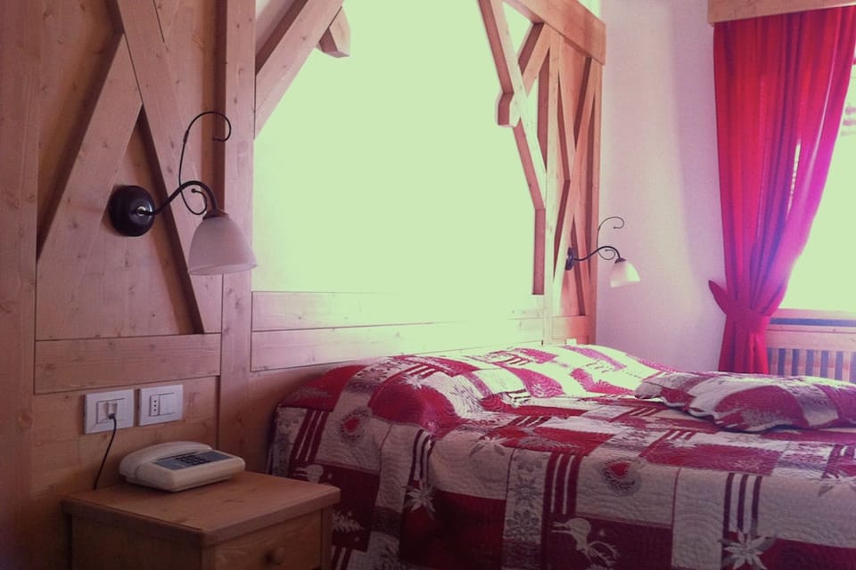 Double or Twin Room, Balcony | In-room safe, WiFi (free)