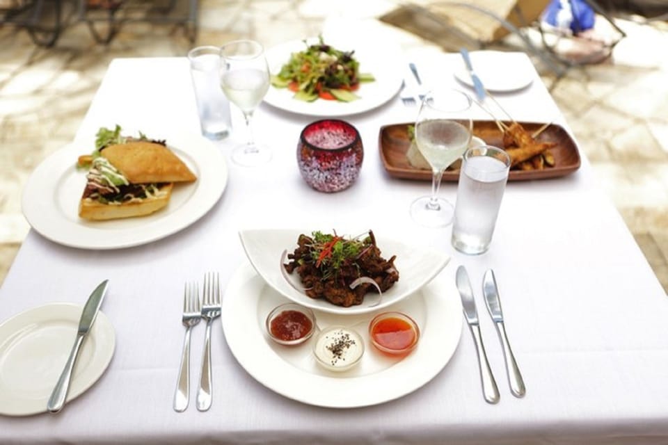 2 restaurants; breakfast, lunch, dinner, and brunch served