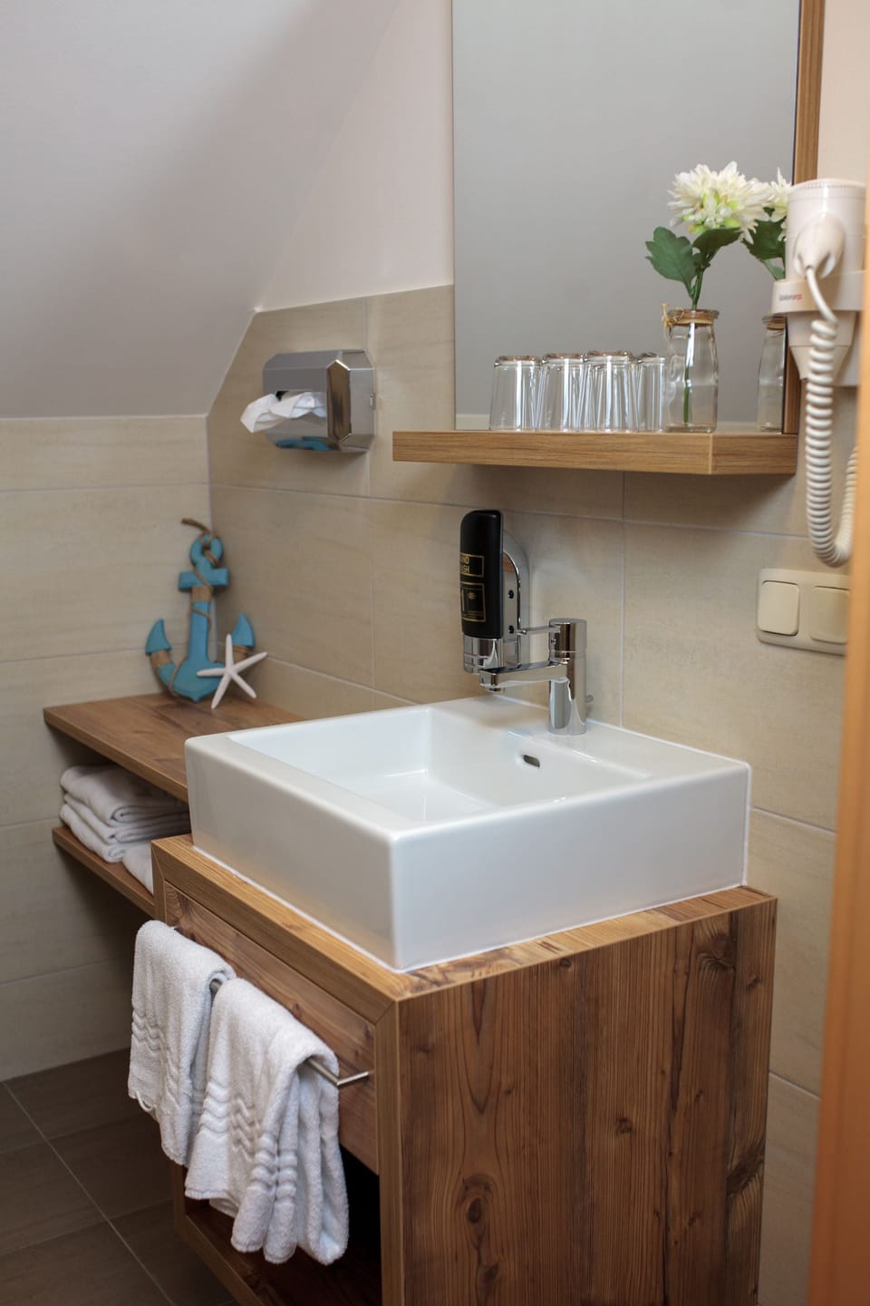 Shower, free toiletries, hair dryer, towels