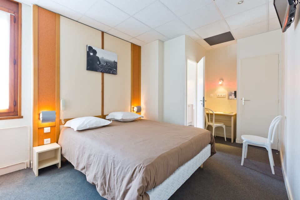 Desk, iron/ironing board, free WiFi, bed sheets