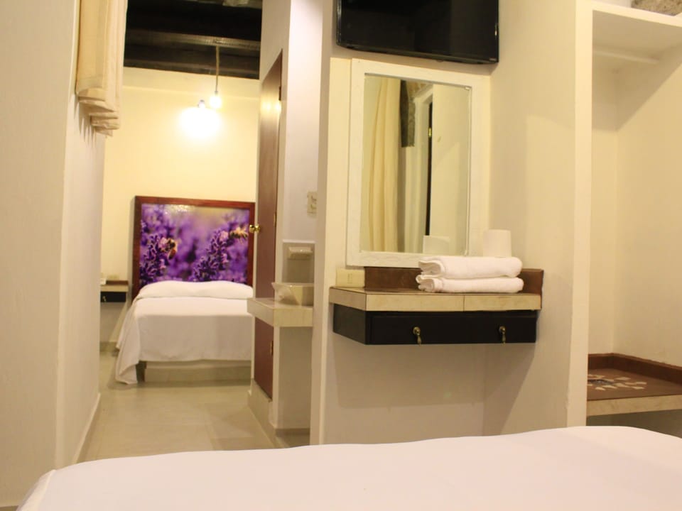 Family Double Room | Desk, free WiFi, bed sheets