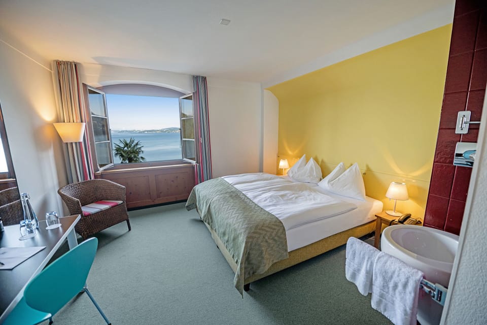 Double Room, Lake View | Premium bedding, minibar, in-room safe, laptop workspace