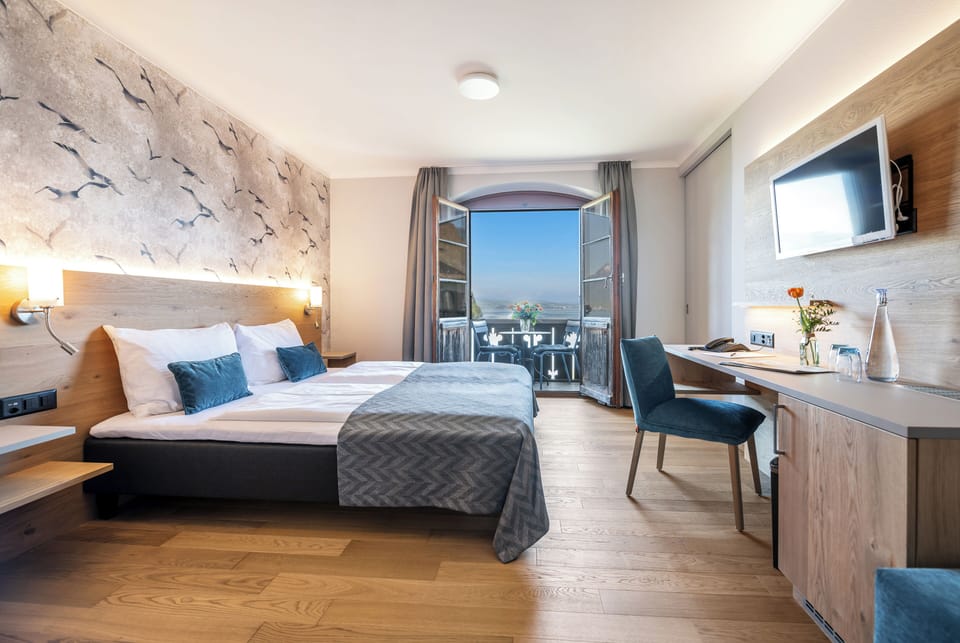 Deluxe Double Room | Premium bedding, minibar, in-room safe, laptop workspace