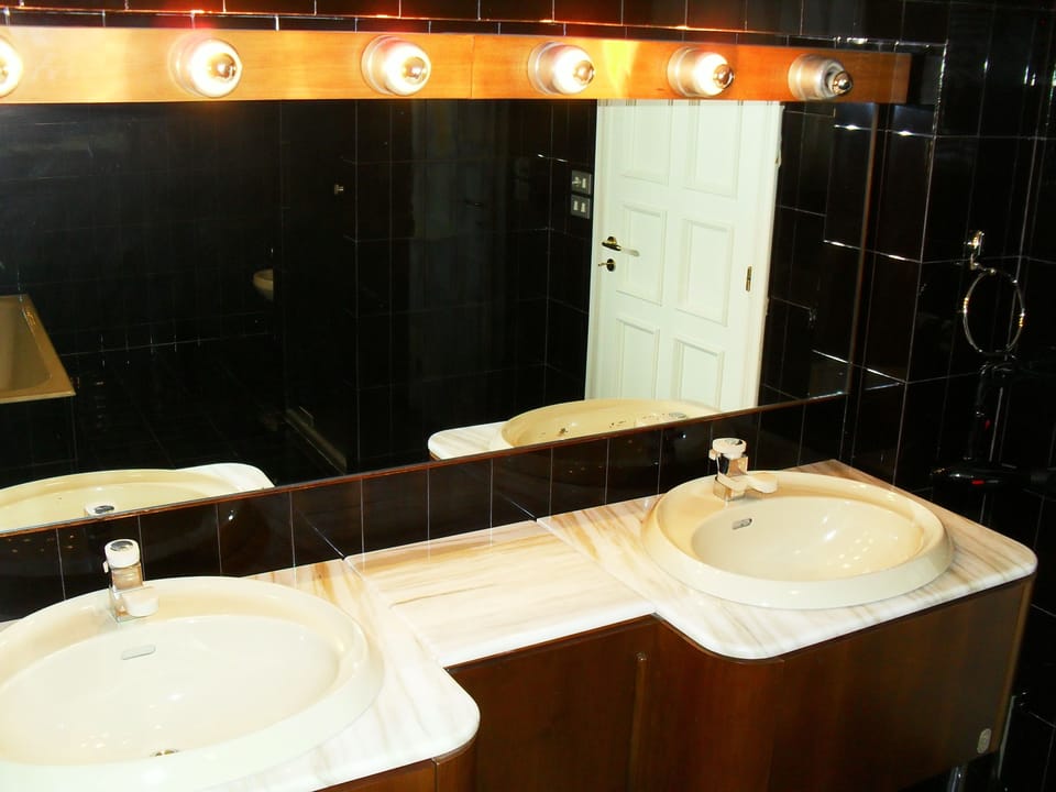 Deep soaking tub, rainfall showerhead, free toiletries, hair dryer