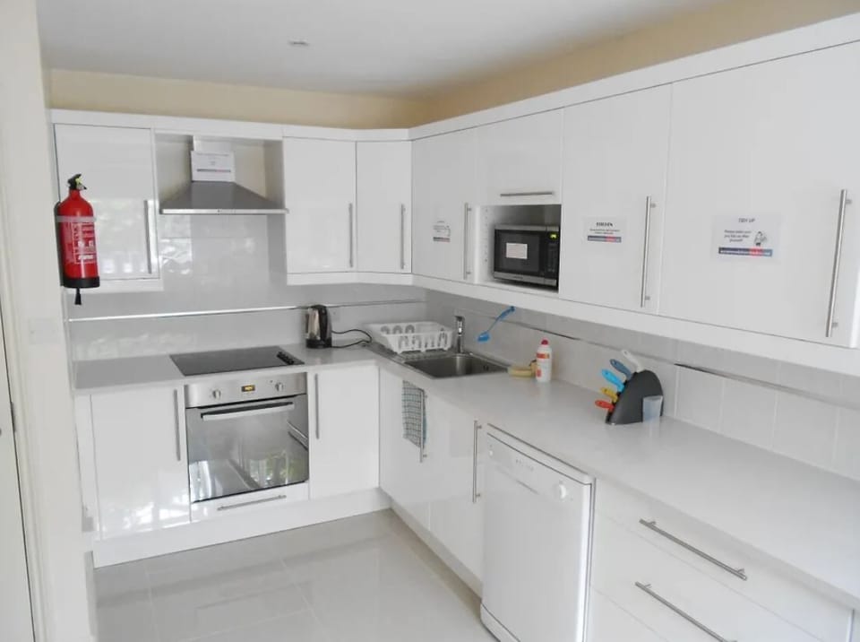 Fridge, microwave
