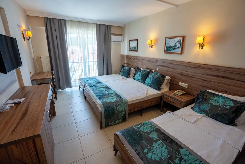 Quadruple Room | In-room safe, free WiFi