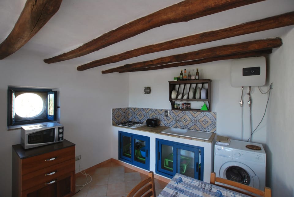 Villa, 1 Bedroom | Private kitchen | Full-size fridge, microwave, stovetop, electric kettle