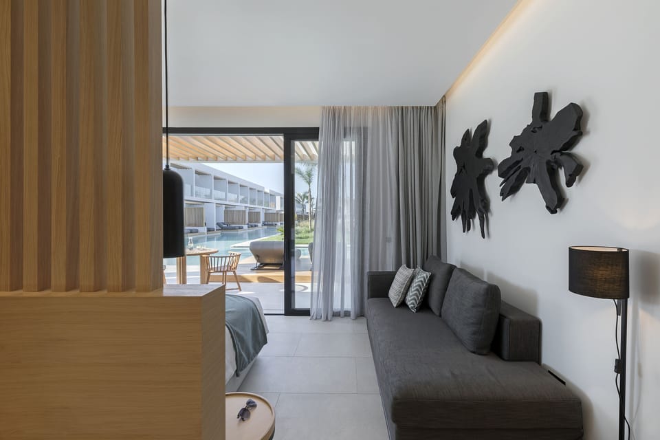 Premium Suite (Swim up) | 1 bedroom, hypo-allergenic bedding, minibar, in-room safe