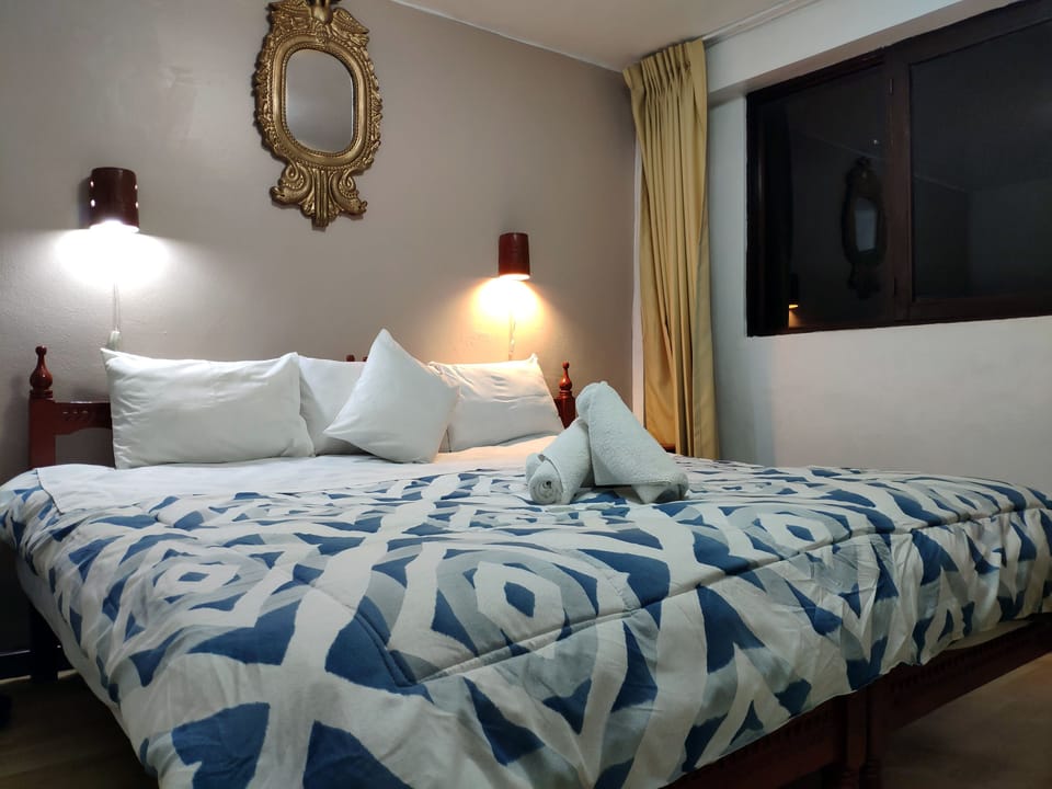 Double Room, 1 Queen Bed | In-room safe, desk, iron/ironing board, free WiFi
