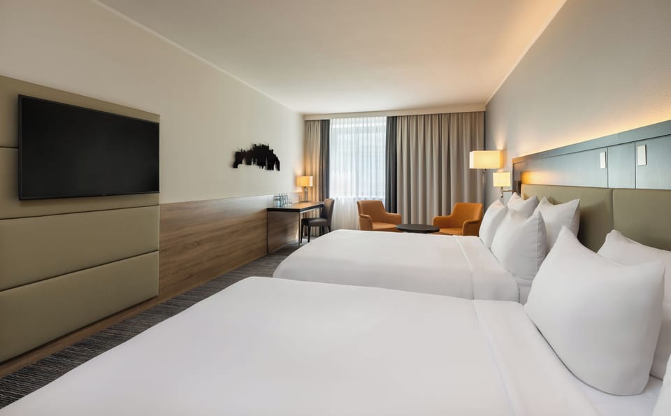 Family Room | Hypo-allergenic bedding available, in-room safe, desk, laptop workspace