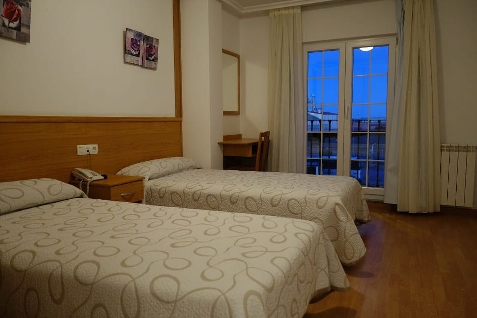 Double Room | Desk, blackout drapes, rollaway beds, free WiFi
