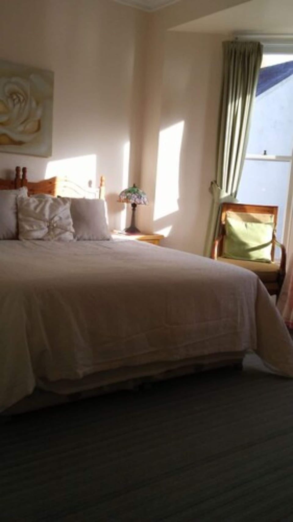 Premium bedding, iron/ironing board, free WiFi, bed sheets