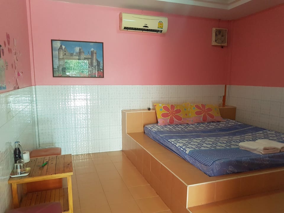 Standard Double Room | Free WiFi
