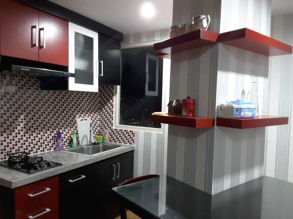 Comfort Apartment (2 Bedrooms) | Private kitchenette | Fridge, stovetop, cookware/dishes/utensils
