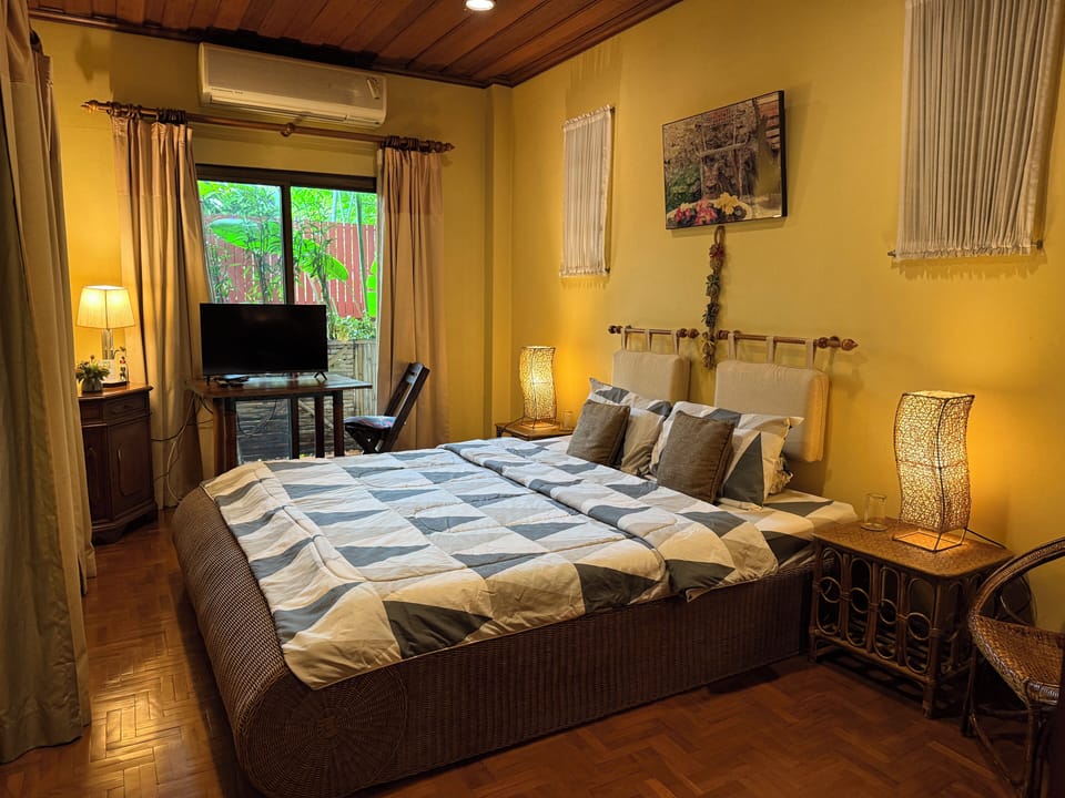 King Bed Garden View Room C | Blackout drapes, free WiFi