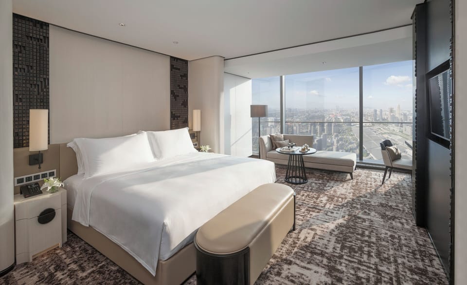 1 bedroom, premium bedding, down comforters, minibar