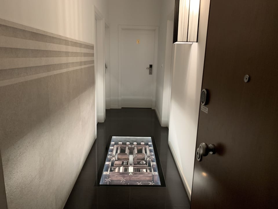 Check-in/check-out kiosk
