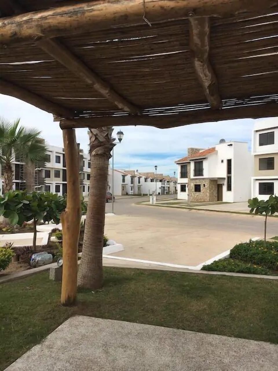 Family Townhome, 2 Bedrooms | Garden view