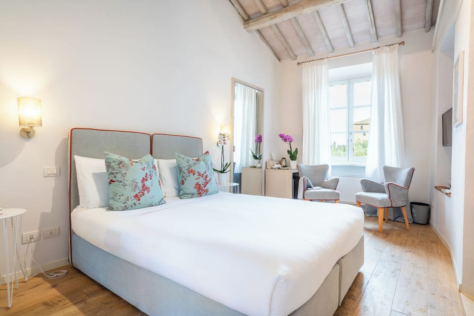 Classic Room | 1 bedroom, premium bedding, down comforters, minibar