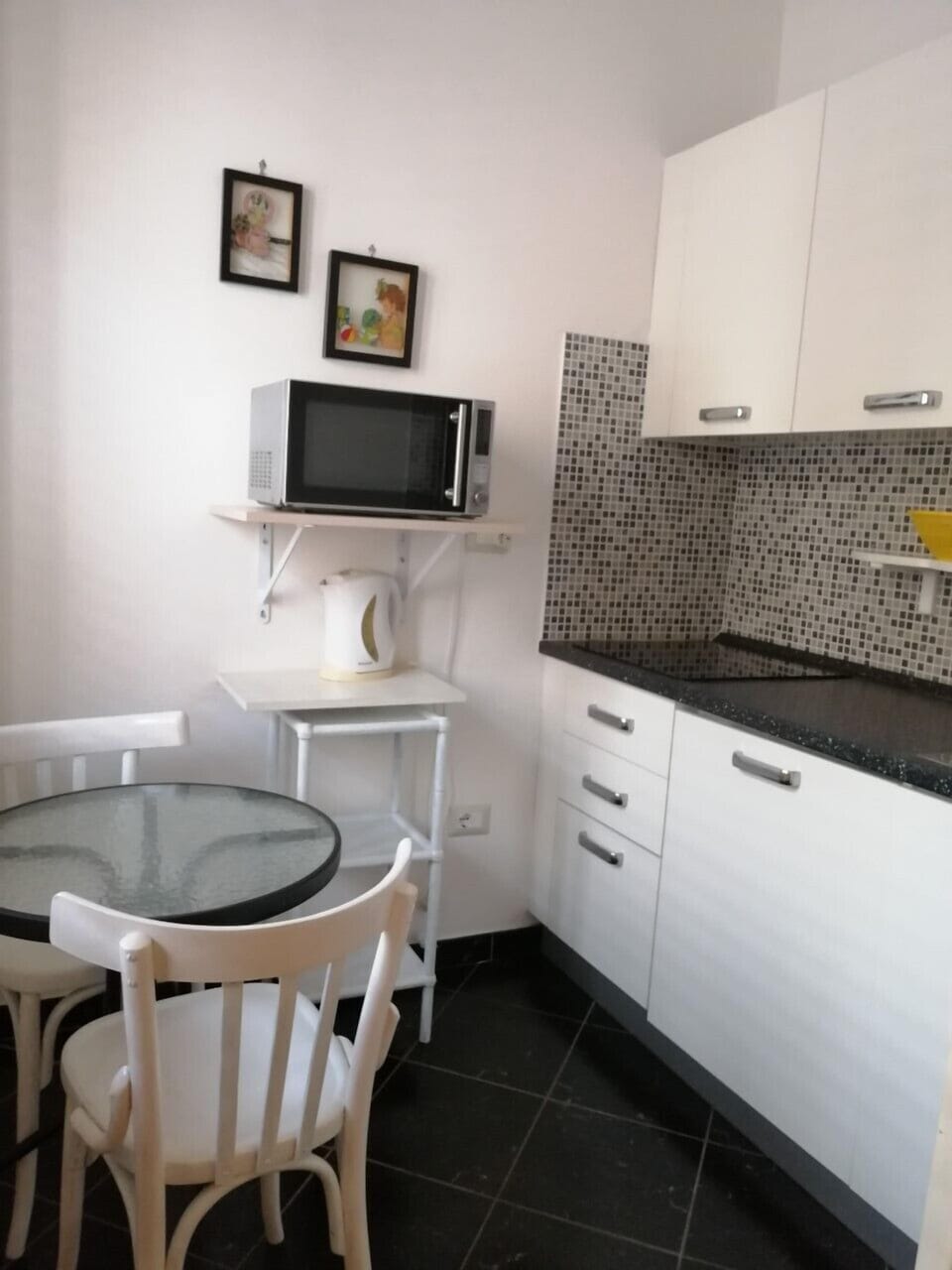 Triple Room, Kitchenette | Private kitchen | Full-size fridge