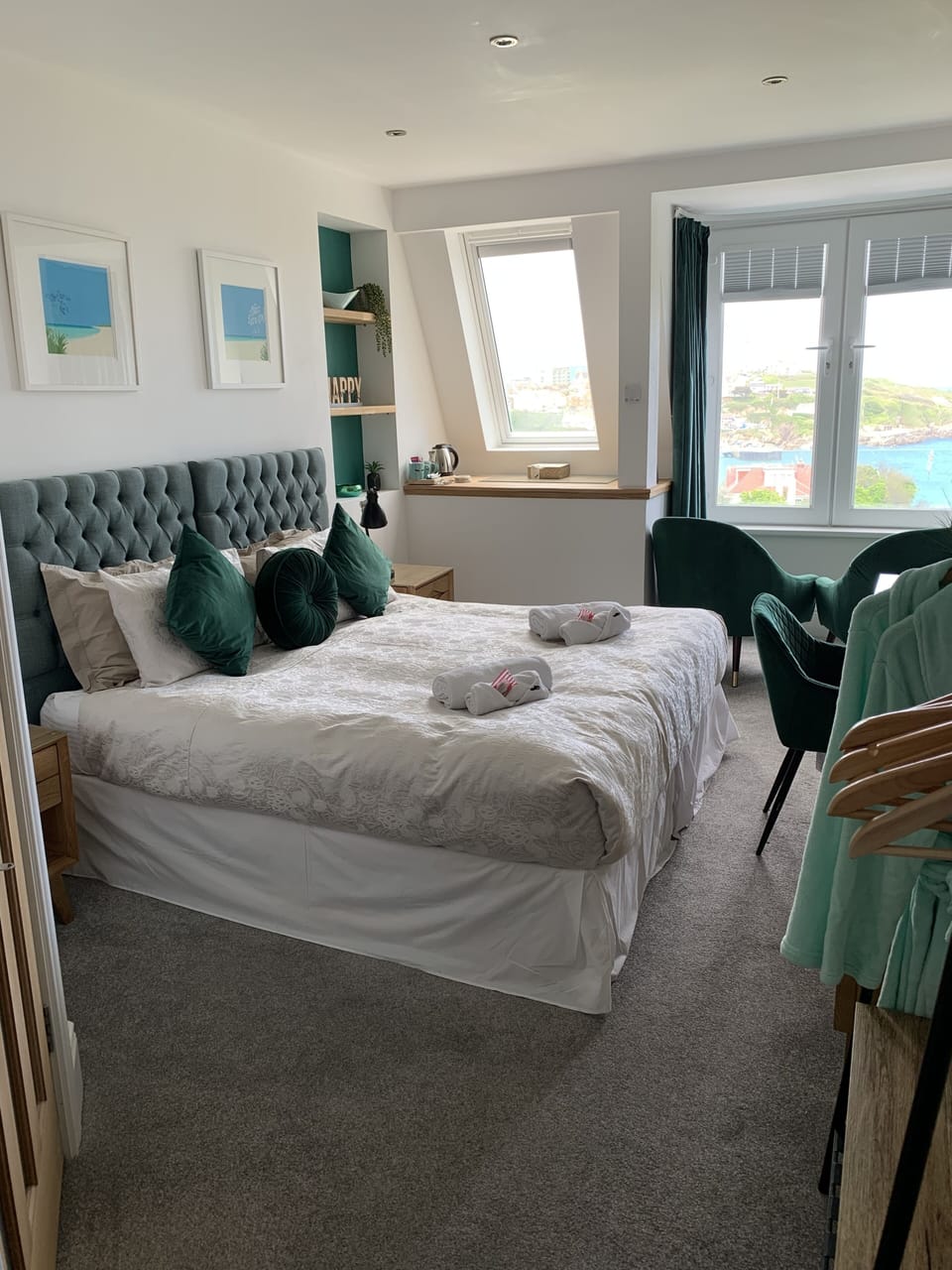Superior Super King or Twin Suite with Sea View | Premium bedding, individually decorated, individually furnished