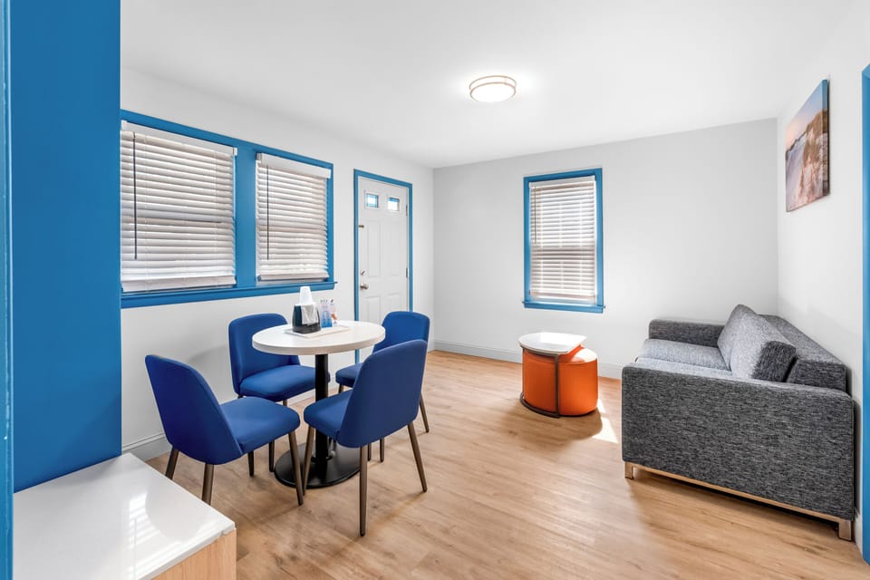 Suite, 2 Bedrooms, Kitchen | Living area | TV