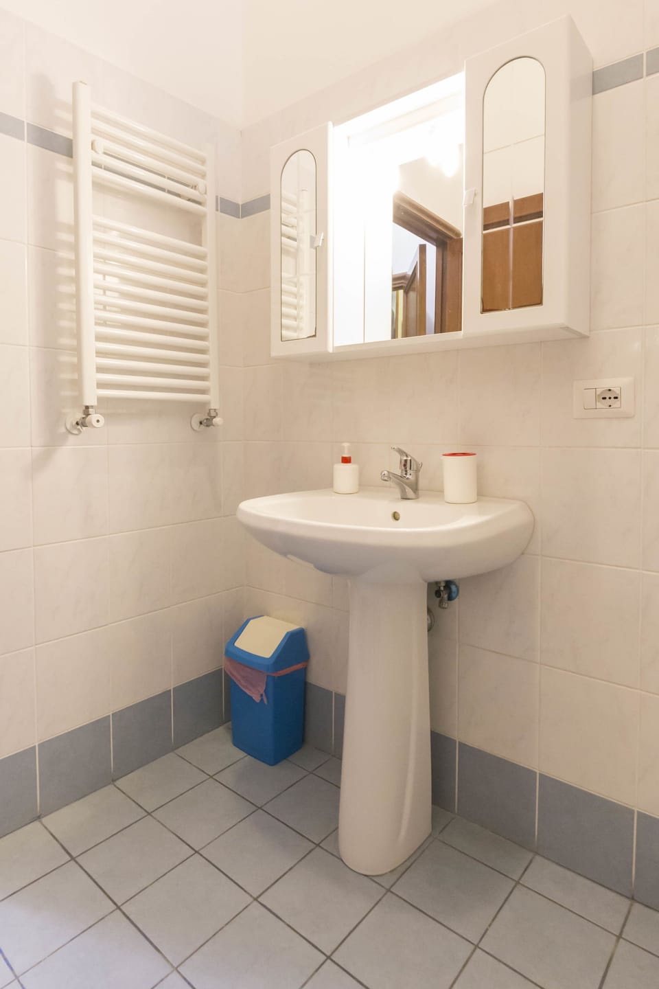 Double or Twin Room | Bathroom | Shower, hair dryer, towels