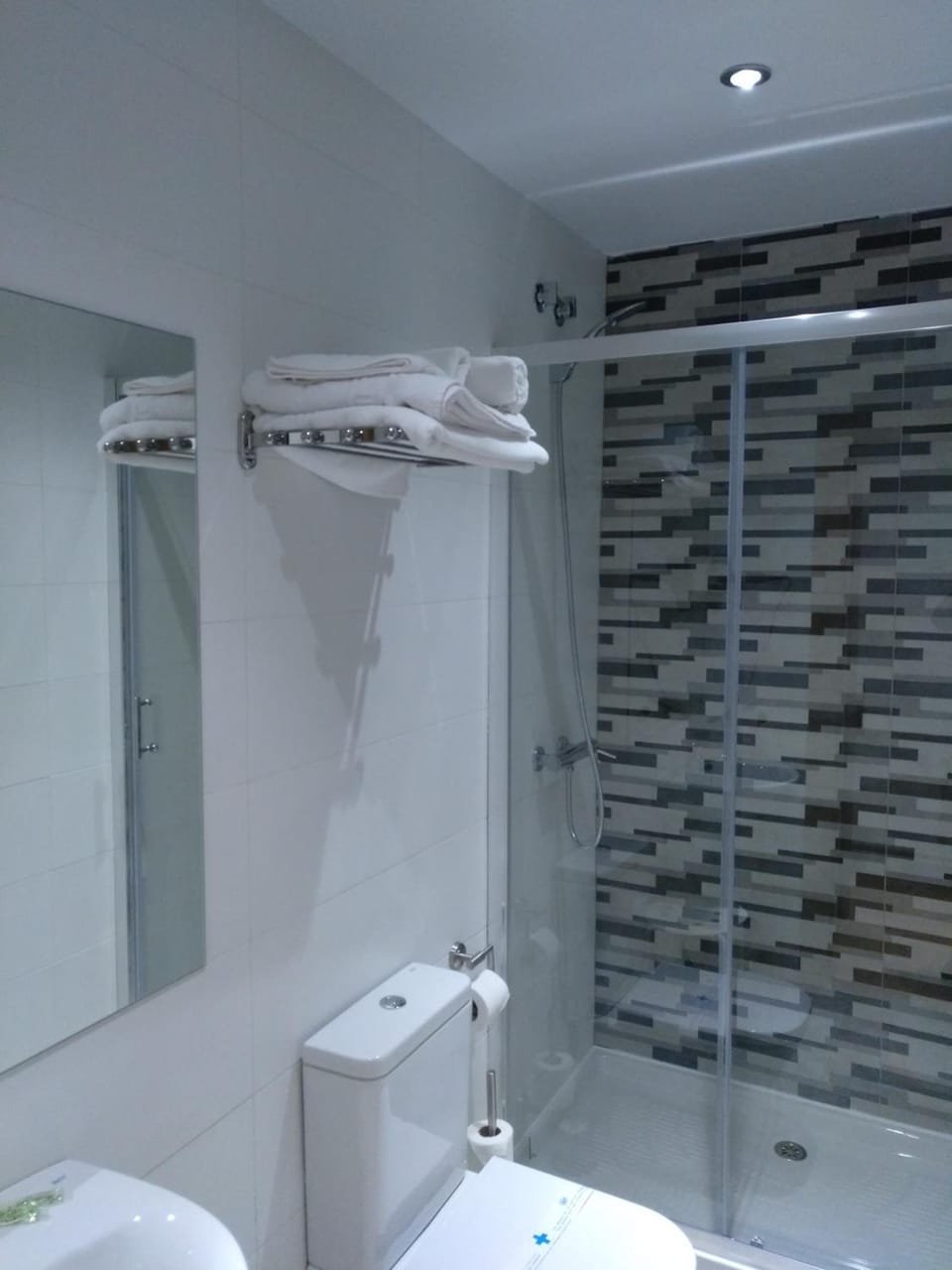 Shower, towels