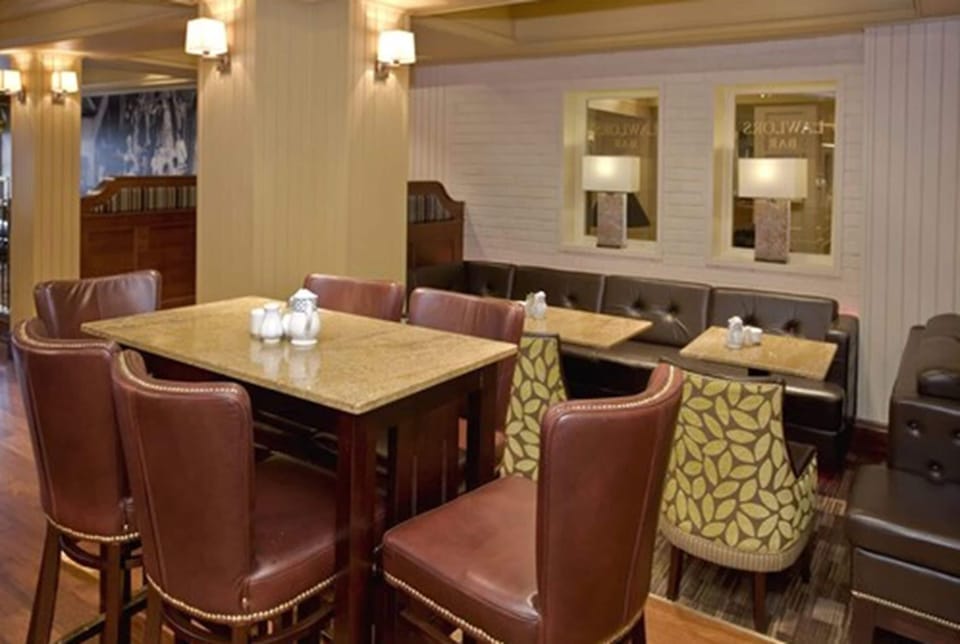 Daily full breakfast (EUR 15 per person)