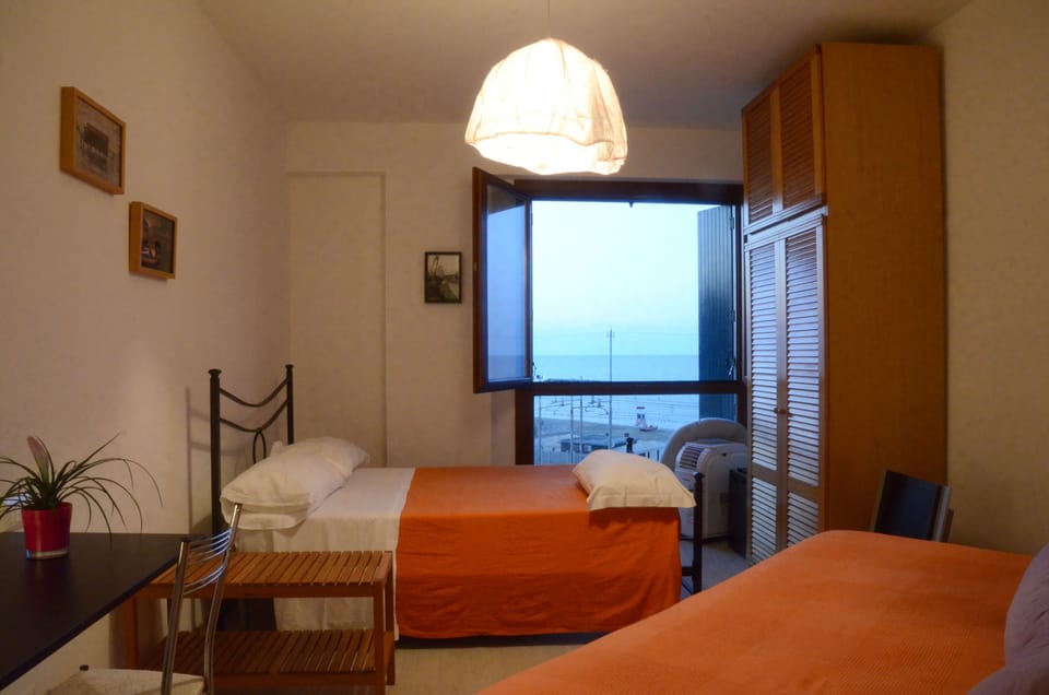 Minibar, desk, iron/ironing board, free WiFi