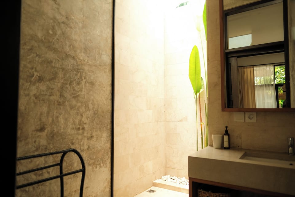 Shared Dormitory, Mixed Dorm | Bathroom | Shower, hair dryer, towels