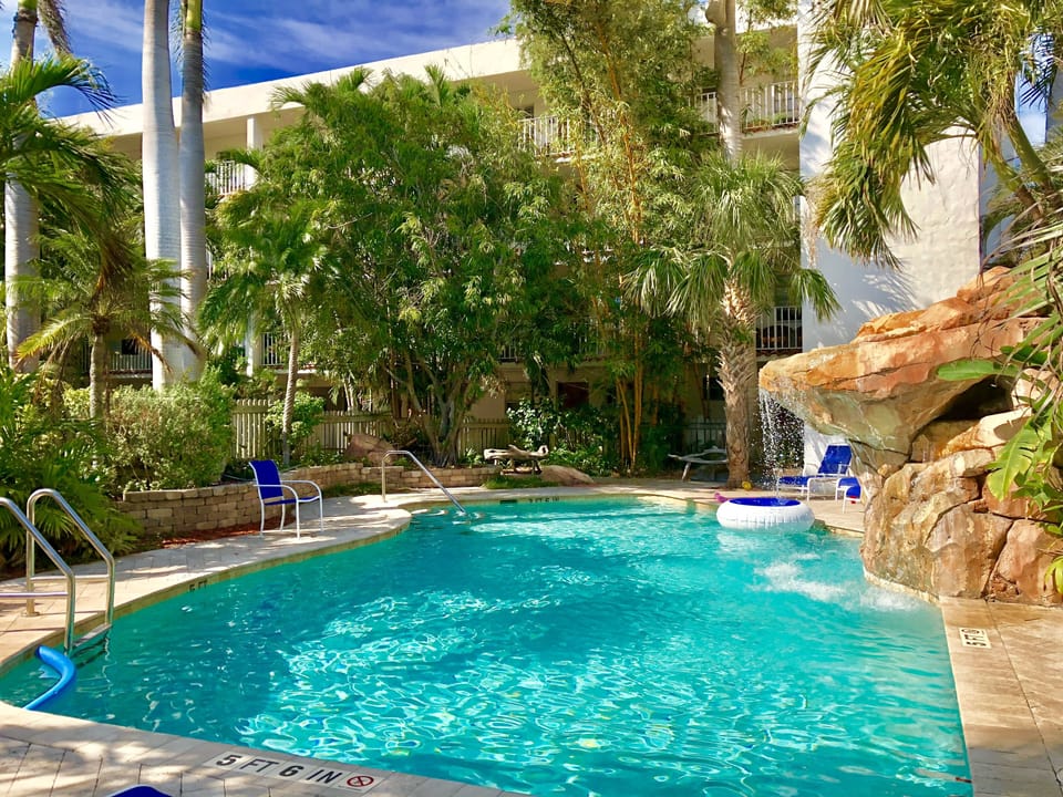 Pool waterfall