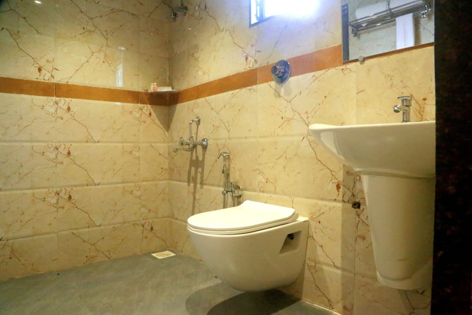 Supreme Cottage | Bathroom | Shower, free toiletries, towels