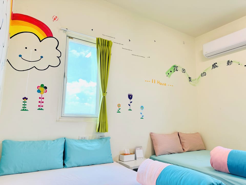 Comfort Twin Room | Soundproofing, free WiFi, bed sheets