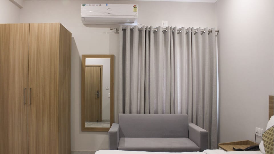Basic Room | Premium bedding, in-room safe, desk, free WiFi