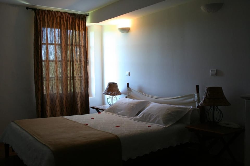 Minibar, in-room safe, soundproofing, free WiFi