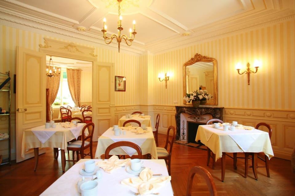 Daily buffet breakfast (EUR 19 per person)
