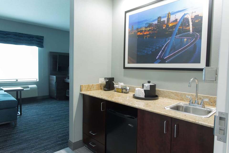 One king studio suite non smoking | Minibar