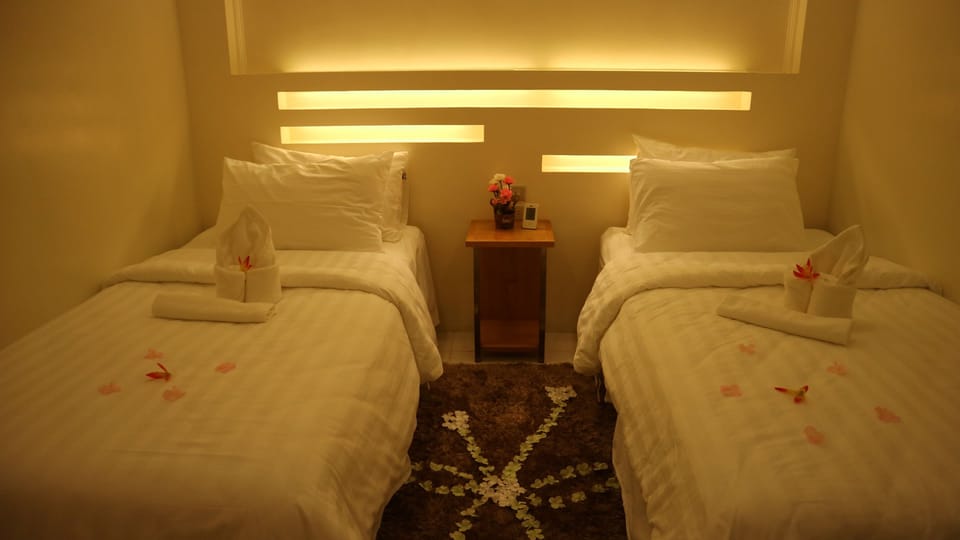 Standard Twin Room | Desk, rollaway beds (surcharge), bed sheets