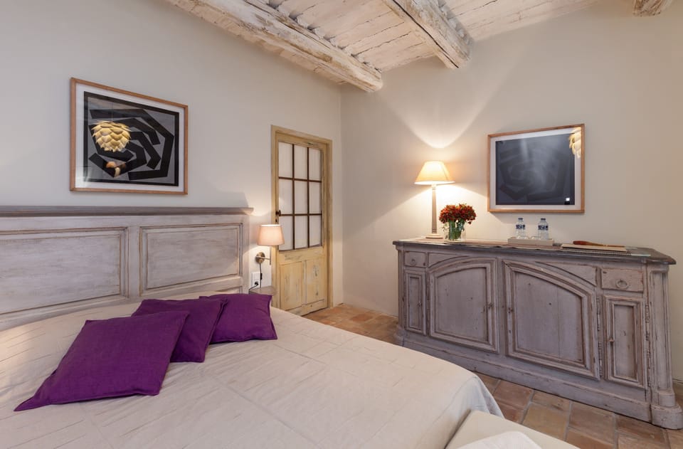 Double Room | 1 bedroom, premium bedding, in-room safe, blackout drapes