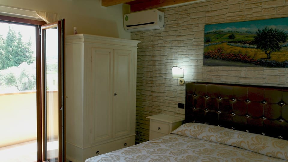 Double Room | Premium bedding, in-room safe, desk, iron/ironing board